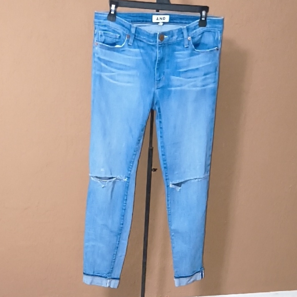 AND Slouchy Ciggie 350 Wears Women's Distressed Jeans Size 30